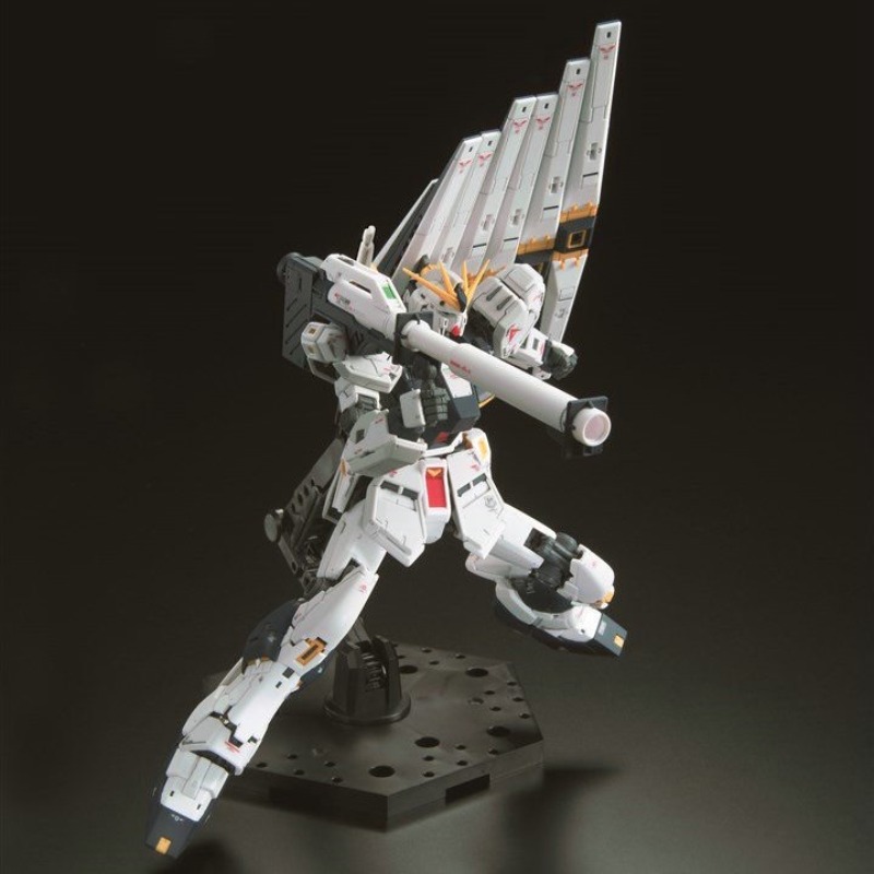 In Stock Bandai RG 1/144 RX-93 - đánh giá và giá Model Kit Pg