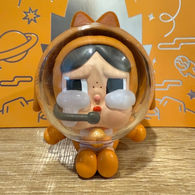Genuine Popmart Crybaby Space  - đánh giá và giá Model Kit Figures