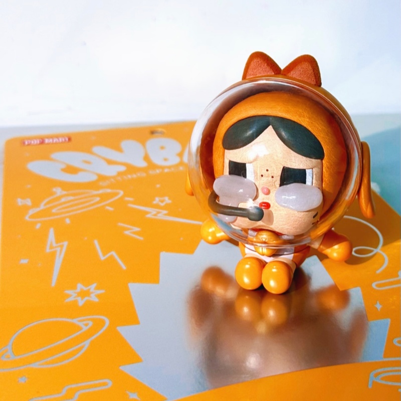 Genuine Popmart Crybaby Space  - đánh giá và giá Model Kit Figures